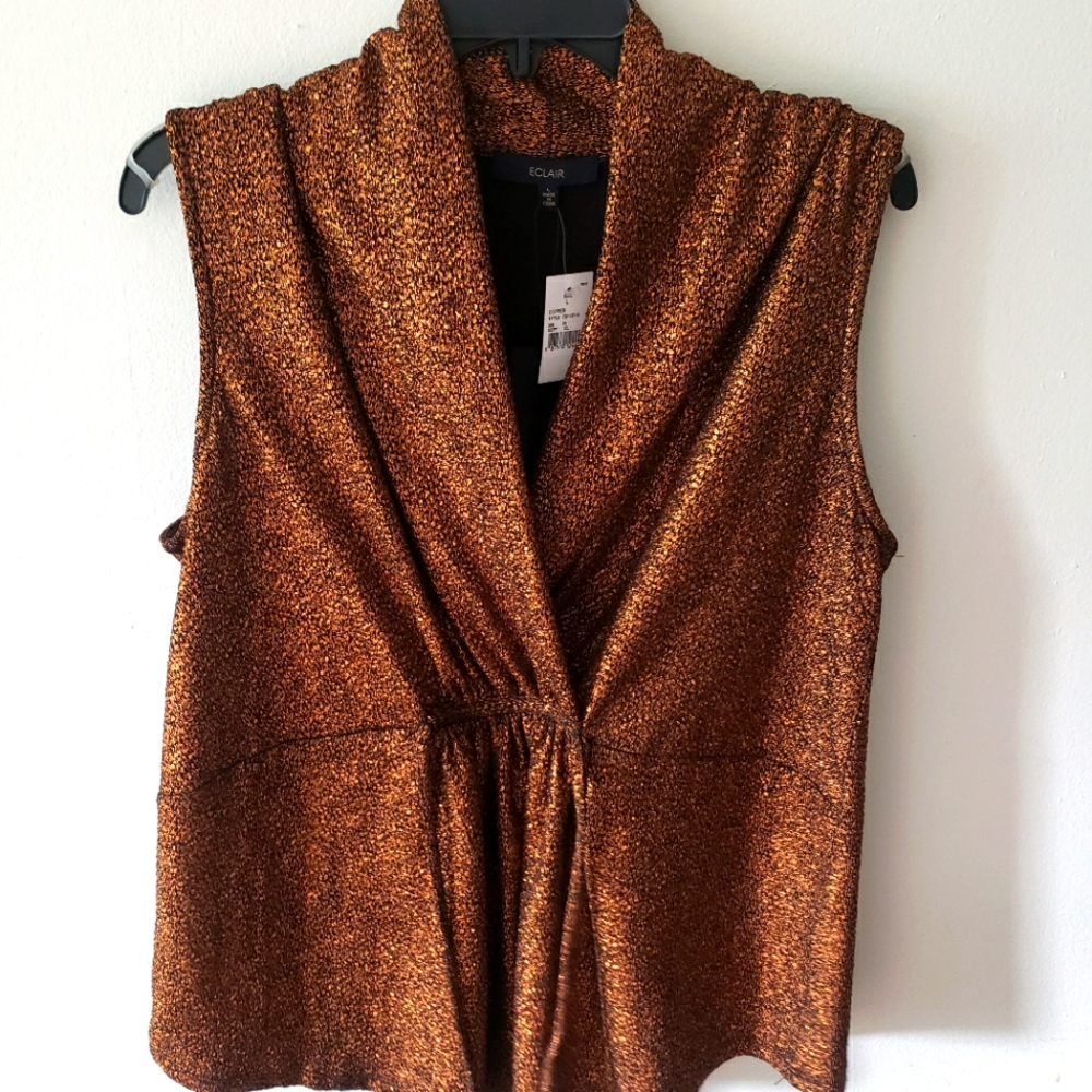Sleeveless Shimmery Top!